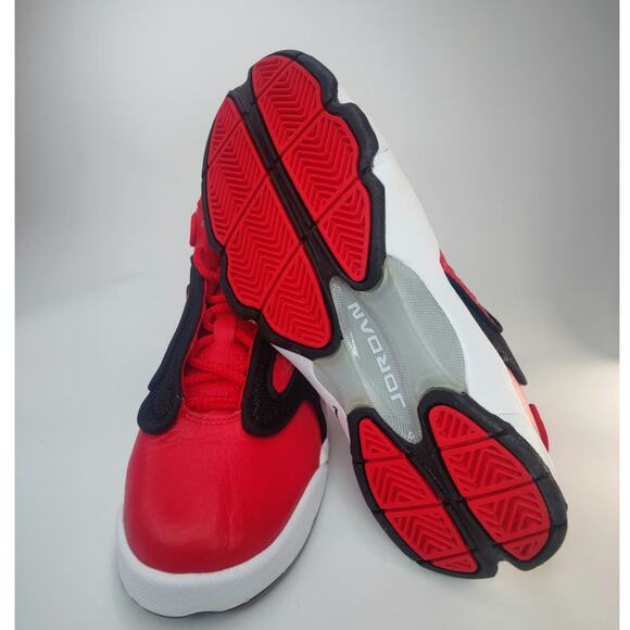 New in box Red and black Nike University Jordans sz 6.5 - Picture 6 of 7